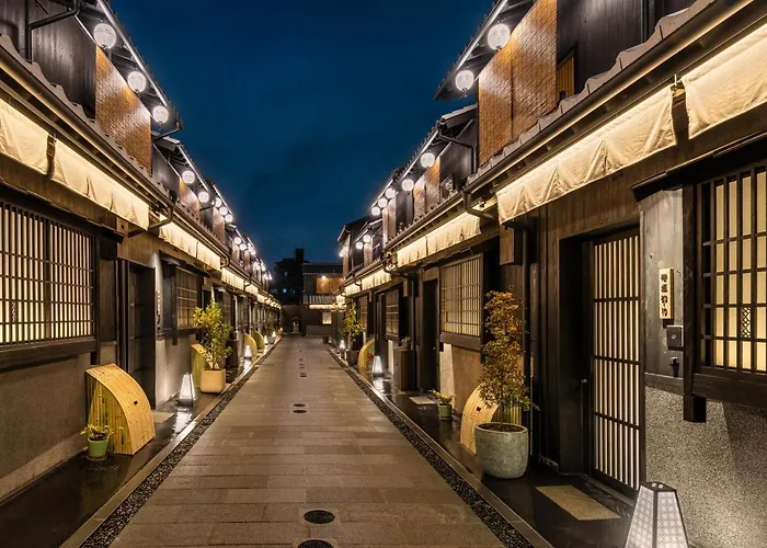 Nazuna Kyoto Tsubaki St.