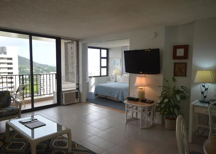 Romantic Waikiki Banyan 2513 With Ocean And Diamond Head Views And Free Parking! Honolulu
