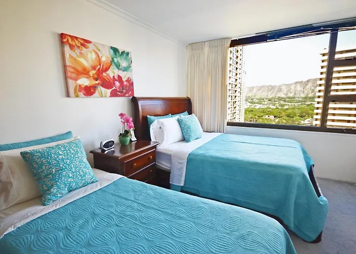 Waikiki Banyan 1909 Amazing Views And Just Steps To The Beach Honolulu